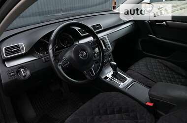 Седан Volkswagen Passat 2013 в Стрию