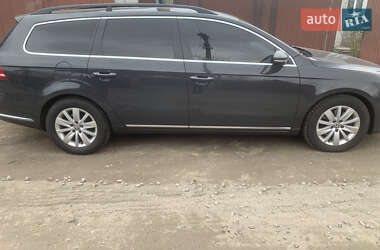 Универсал Volkswagen Passat 2011 в Киеве