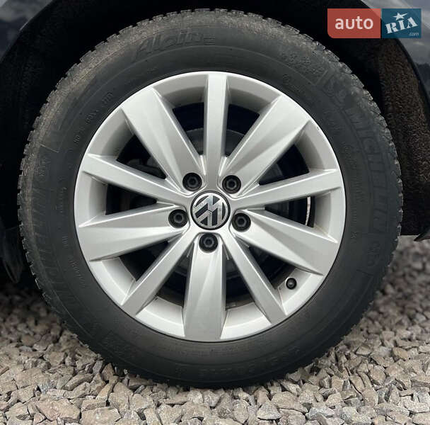 Универсал Volkswagen Passat 2013 в Ровно