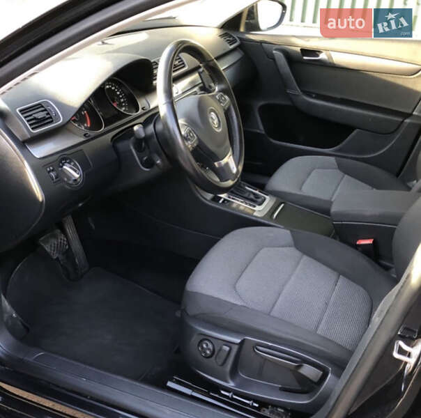 Универсал Volkswagen Passat 2013 в Ровно