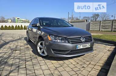 Седан Volkswagen Passat 2014 в Івано-Франківську