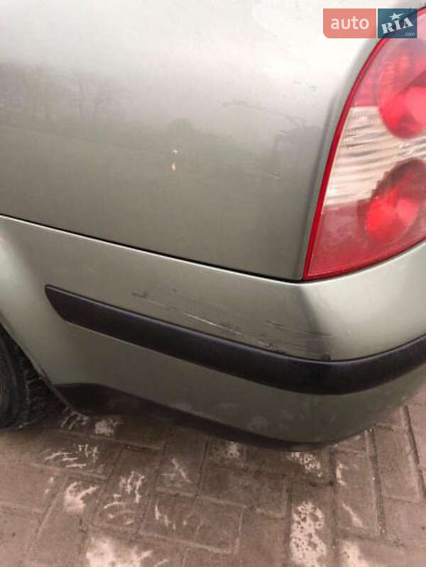 Седан Volkswagen Passat 2001 в Кременце