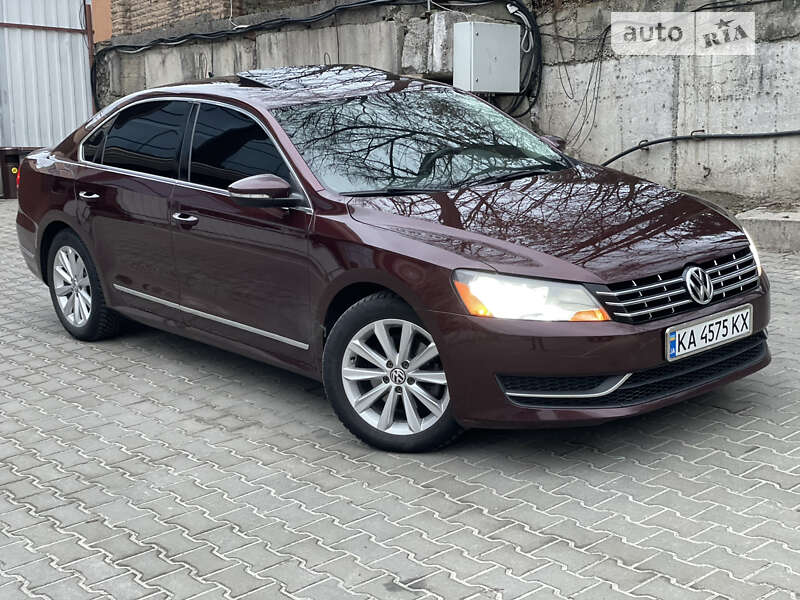 Седан Volkswagen Passat 2012 в Киеве