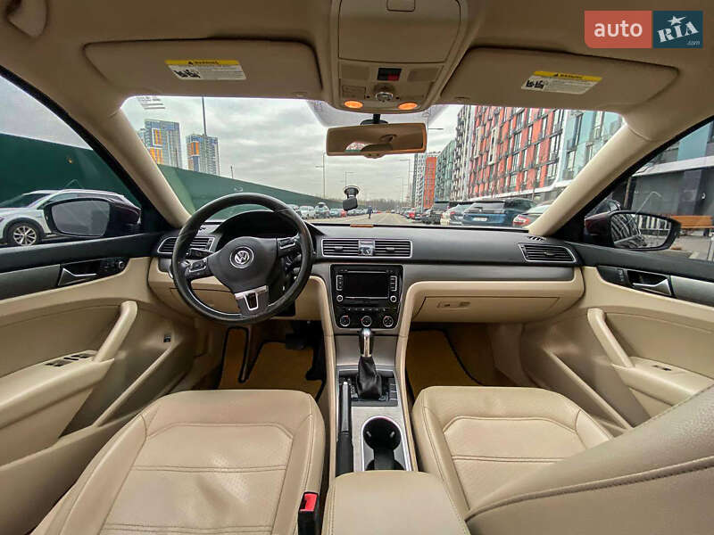 Седан Volkswagen Passat 2013 в Києві