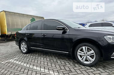 Седан Volkswagen Passat 2012 в Мукачево