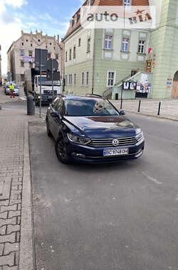 Універсал Volkswagen Passat 2015 в Львові