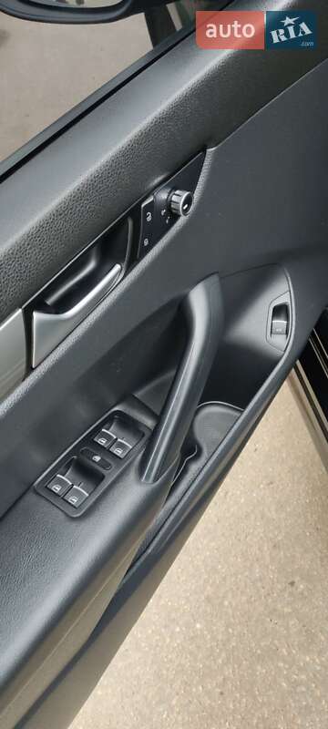 Седан Volkswagen Passat 2012 в Кривом Роге