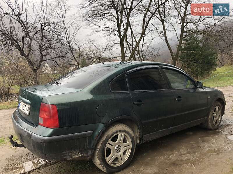 Седан Volkswagen Passat 1997 в Рахове