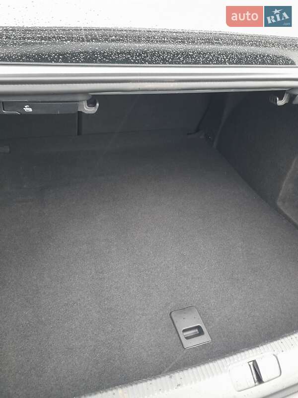 Седан Volkswagen Passat 2011 в Виннице