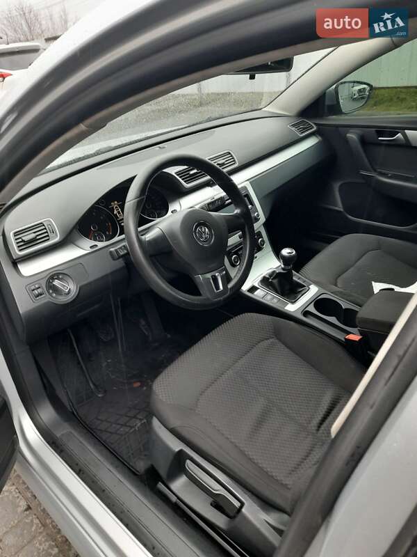 Седан Volkswagen Passat 2011 в Виннице