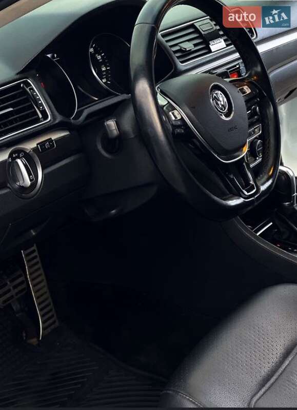 Седан Volkswagen Passat 2017 в Виннице