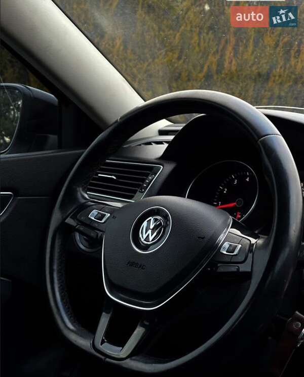 Седан Volkswagen Passat 2017 в Виннице