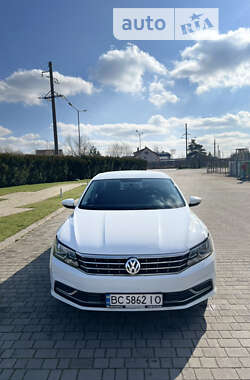 Седан Volkswagen Passat 2016 в Львове