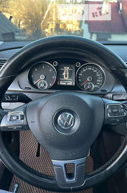 Универсал Volkswagen Passat 2011 в Путиле