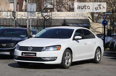 Седан Volkswagen Passat 2015 в Києві
