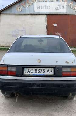 Седан Volkswagen Passat 1988 в Виноградові