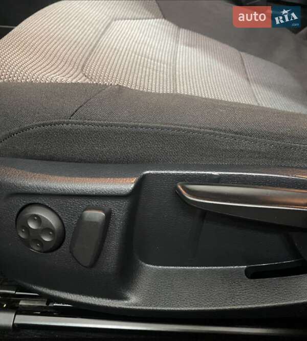 Седан Volkswagen Passat 2013 в Ровно