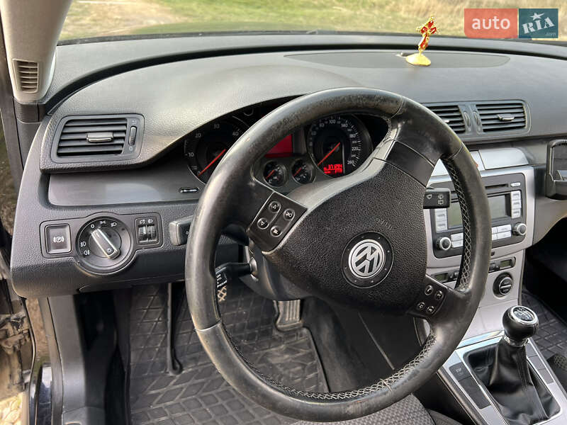Универсал Volkswagen Passat 2006 в Черновцах