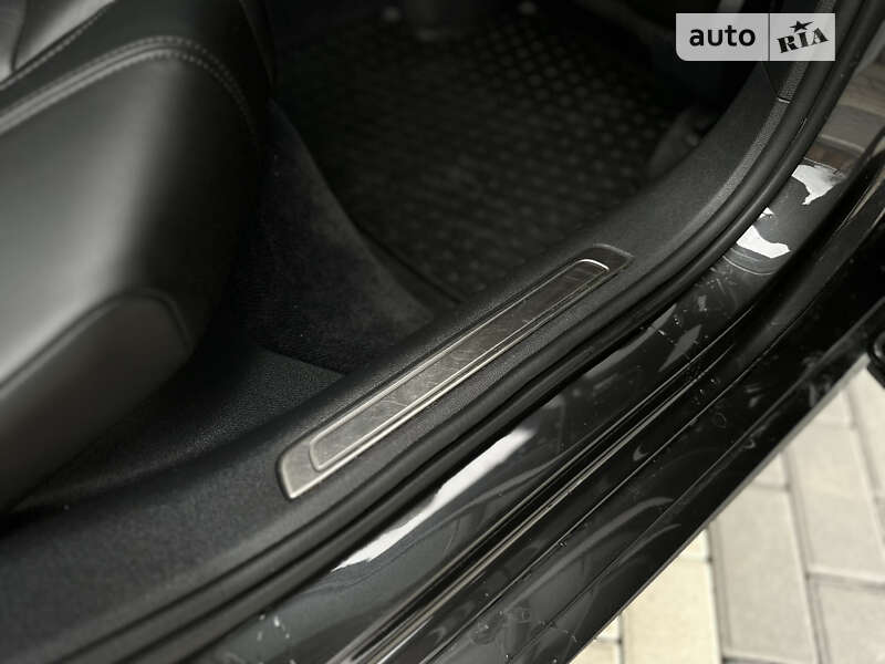 Седан Volkswagen Passat 2018 в Львове