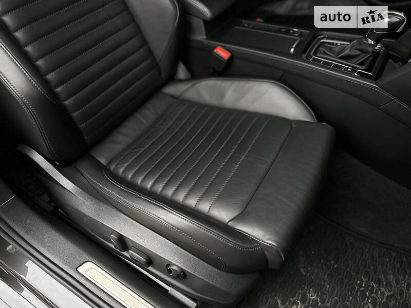 Седан Volkswagen Passat 2018 в Львове