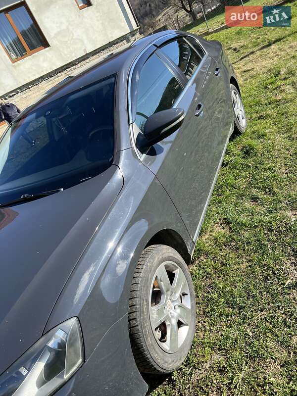 Седан Volkswagen Passat 2012 в Сколе