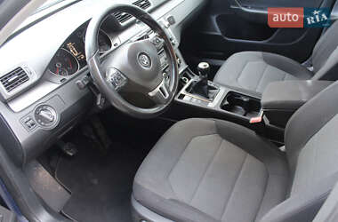 Универсал Volkswagen Passat 2011 в Каменке-Бугской