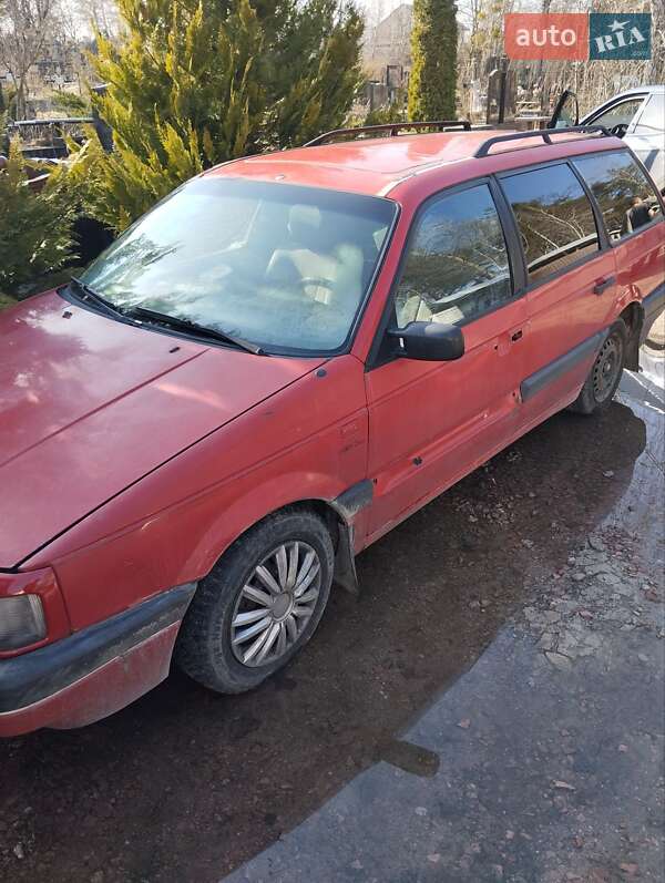 Универсал Volkswagen Passat 1989 в Киеве