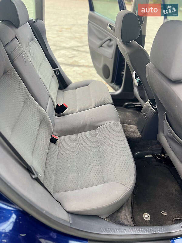 Универсал Volkswagen Passat 2004 в Львове фото 12 Универсал Volkswagen Passat 2004 в Львове