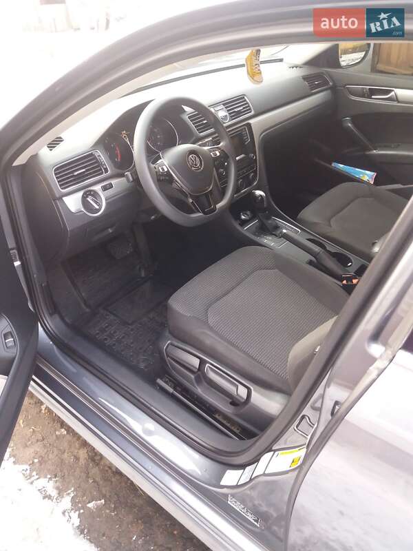 Седан Volkswagen Passat 2016 в Сумах