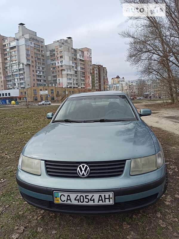 Седан Volkswagen Passat 1999 в Черкассах