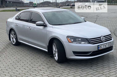 Седан Volkswagen Passat 2013 в Львове