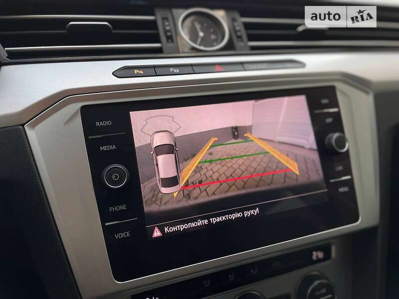 Седан Volkswagen Passat 2017 в Луцке