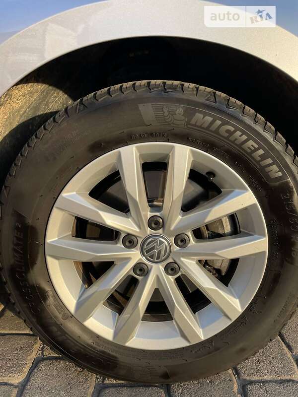 Седан Volkswagen Passat 2017 в Луцке
