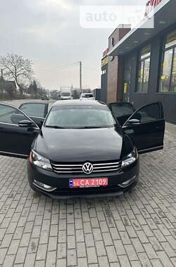 Седан Volkswagen Passat 2013 в Львове