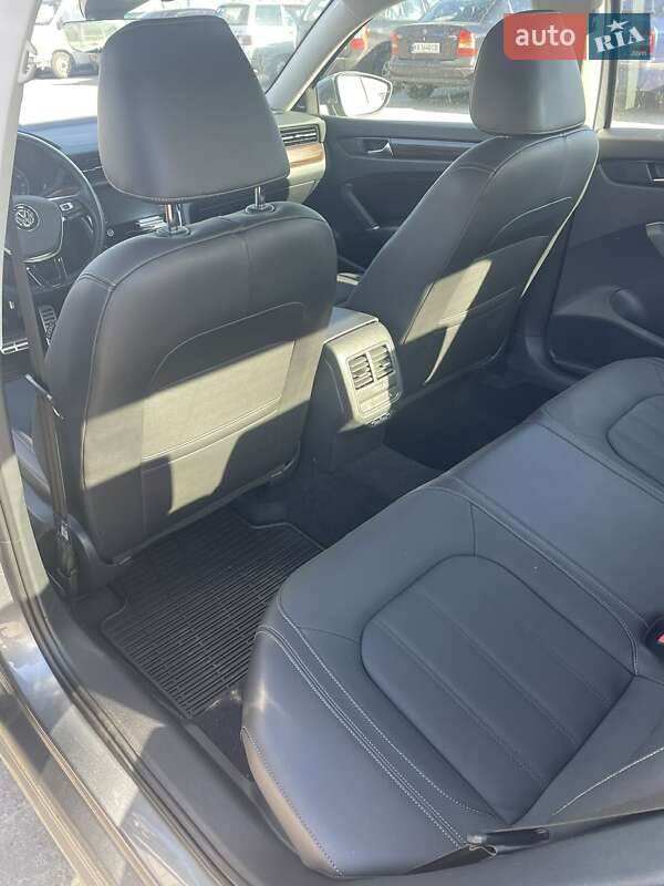Седан Volkswagen Passat 2020 в Києві
