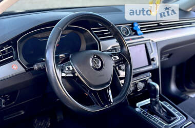 Седан Volkswagen Passat 2017 в Береговому