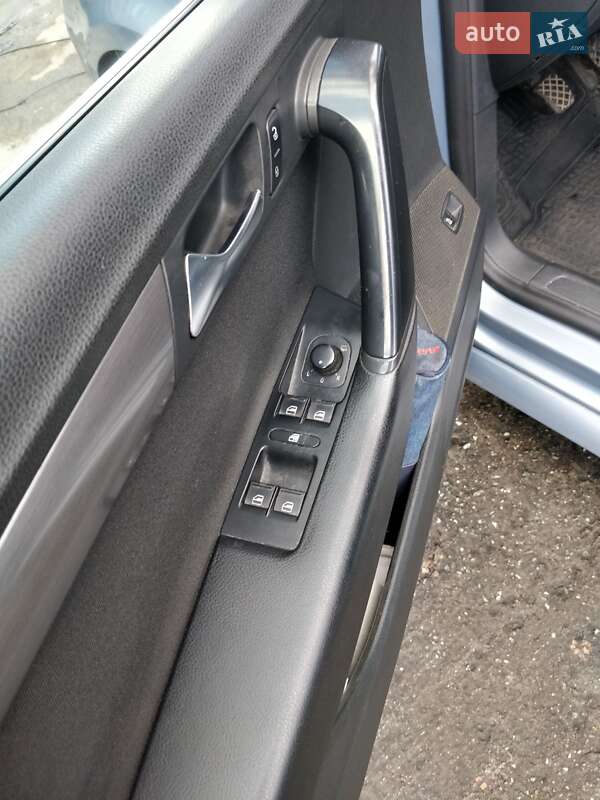 Універсал Volkswagen Passat 2013 в Ірпені