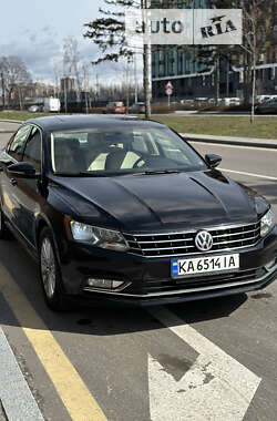 Седан Volkswagen Passat 2015 в Киеве