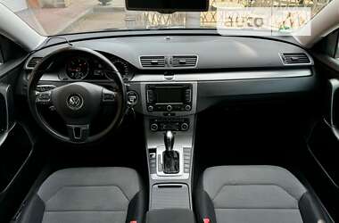 Универсал Volkswagen Passat 2012 в Стрые