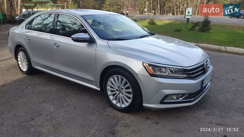 Седан Volkswagen Passat 2016 в Луцке