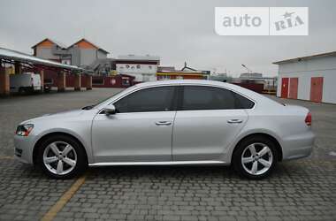 Седан Volkswagen Passat 2012 в Львове