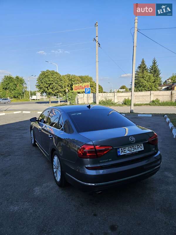 Седан Volkswagen Passat 2016 в Павлограде