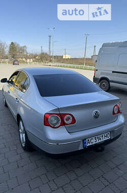 Седан Volkswagen Passat 2006 в Владимир-Волынском
