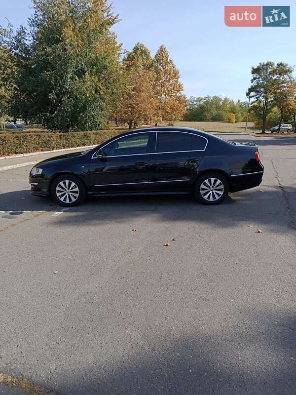 Седан Volkswagen Passat 2010 в Южноукраинске