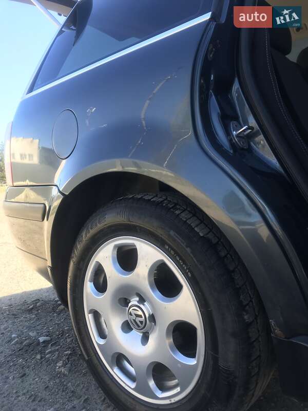 Универсал Volkswagen Passat 2001 в Городенке