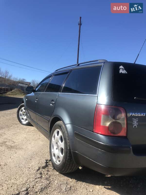 Универсал Volkswagen Passat 2001 в Городенке