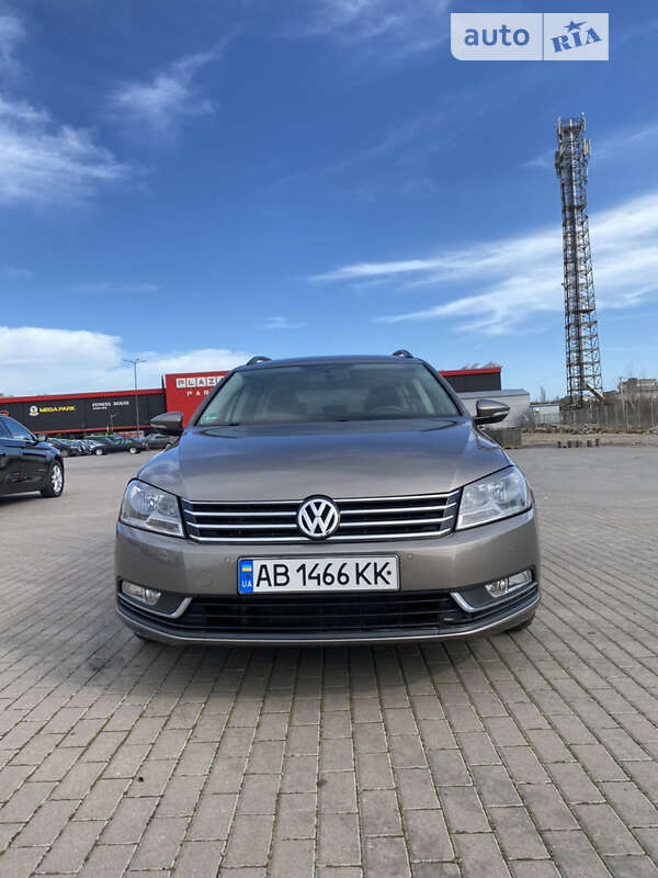 Универсал Volkswagen Passat 2011 в Золочеве