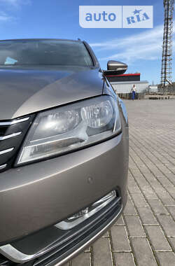 Универсал Volkswagen Passat 2011 в Золочеве