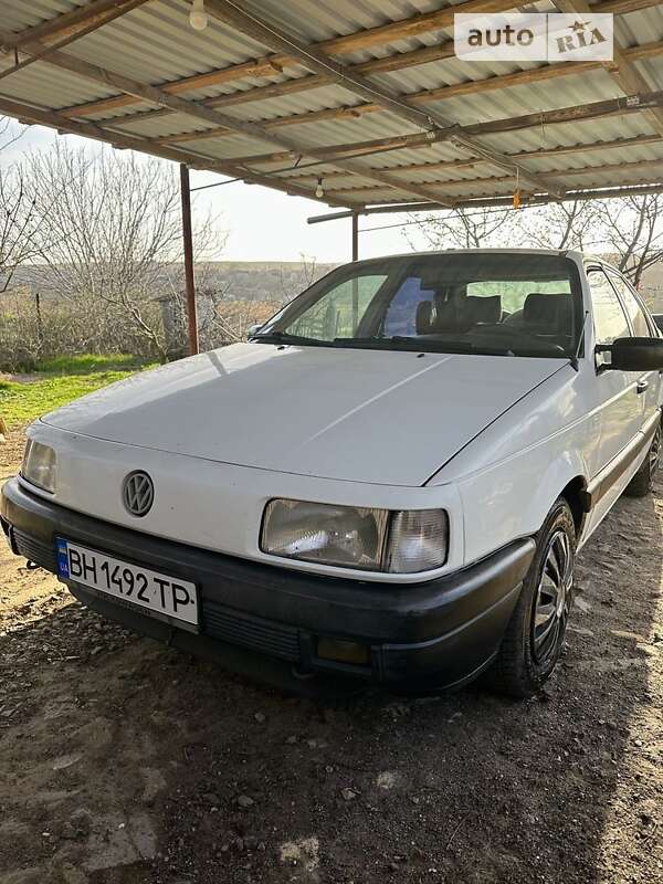 Седан Volkswagen Passat 1990 в Одесі