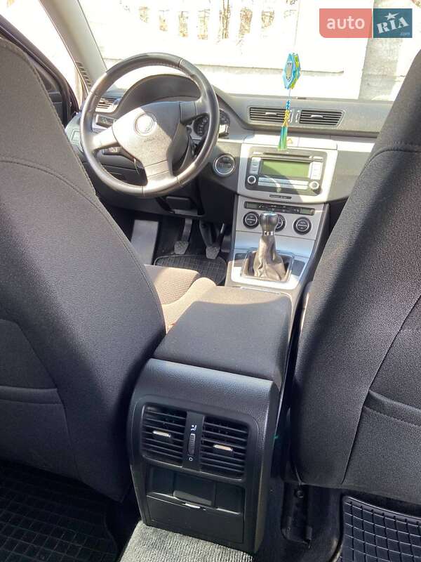 Седан Volkswagen Passat 2008 в Кривом Роге